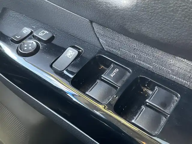 スズキ スペーシア カスタム TS 和歌山県 2013(平25)年 4.3万km パールホワイト (株)IDOMが運営する【じしゃロン和歌山店】の自社ローン専用車両になります。こちらは現金またはオートローンご利用時の価格です。自社ローンご希望の方は別途その旨お申付け下さい/ワンオーナー/メモリーナビ（AVN113MV）/・USBオーディオ/CD/両側パワースライドドア/純正アルミホイール/ETC/取扱説明書/保証書/スペアキー1本