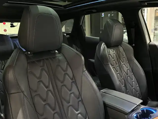 プジョー ３００８ GT ハイブリッド4 道央・札幌 2021(令3)年 4.7万km ネイクルホワイト パノラミックサンルーフ/ナビゲーションシステム/レザーパッケージ/純正メモリナビ/360°カメラ/パーキングアシスト/ACC/ブラインドスポットアシスト/レーンキープアシスト/本革シート/シートヒーター/LEDヘッドライト/ドライブレコーダー/パワーテールゲート
