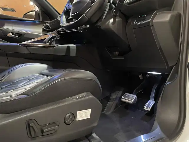 プジョー ３００８ GT ハイブリッド4 道央・札幌 2021(令3)年 4.7万km ネイクルホワイト パノラミックサンルーフ/ナビゲーションシステム/レザーパッケージ/純正メモリナビ/360°カメラ/パーキングアシスト/ACC/ブラインドスポットアシスト/レーンキープアシスト/本革シート/シートヒーター/LEDヘッドライト/ドライブレコーダー/パワーテールゲート