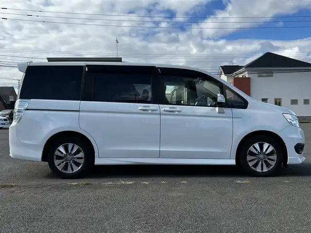 ホンダ ステップワゴン スパーダ パワーエディション 道央・札幌 2013(平25)年 8.9万km パール ４WD/寒冷地仕様/純正メモリーナビ/AM/FM/BT/SD/CD/DVD/フルセグ/横滑り防止装置/バックカメラ/ビルトインETC/アイドリングストップ/ワイパーデアイサー/ECON/両側パワースライドドア/革巻きステアリング/ステアリングリモコン/パドルシフト/MTモード付AT/キセノンヘッドライト/オートライト/フォグランプ/電動格納ミラー/ヒーテッドドアミラー/ウィンカーミラー/純正フロアマット/ドアバイザー/社外エンジンスターター/社外AW付冬タイヤ積込/205/65/R16/2021年/山7mm