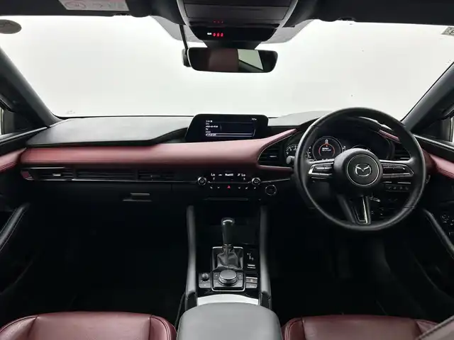 マツダ マツダ３ファストバック 20S バーガンディセレクション 三重県 2021(令3)年 4.3万km ポリメタルグレーM /禁煙車//マツダコネクトナビ//Bluetooth/CD/DVD/フルセグ/HDMI/AM/FM//レーダークルーズコントロール//前席シートヒーター//ステアリングヒーター//メモリ機能付パワーシート//ヘッドアップディスプレイ//ブラインドスポットモニター//全方位カメラ//オートハイビーム//パドルシフト//前後ドライブレコーダー//赤革レザーシート//純正18インチAW