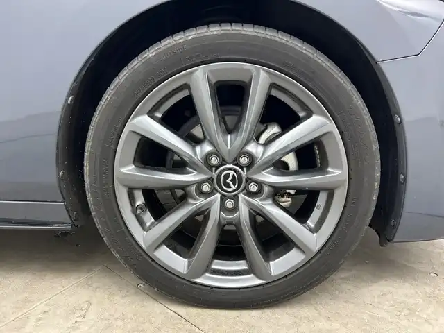 マツダ マツダ３ファストバック 20S バーガンディセレクション 三重県 2021(令3)年 4.3万km ポリメタルグレーM /禁煙車//マツダコネクトナビ//Bluetooth/CD/DVD/フルセグ/HDMI/AM/FM//レーダークルーズコントロール//前席シートヒーター//ステアリングヒーター//メモリ機能付パワーシート//ヘッドアップディスプレイ//ブラインドスポットモニター//全方位カメラ//オートハイビーム//パドルシフト//前後ドライブレコーダー//赤革レザーシート//純正18インチAW