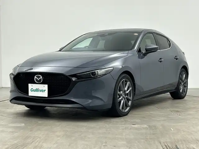 マツダ マツダ３ファストバック 20S バーガンディセレクション 三重県 2021(令3)年 4.3万km ポリメタルグレーM /禁煙車//マツダコネクトナビ//Bluetooth/CD/DVD/フルセグ/HDMI/AM/FM//レーダークルーズコントロール//前席シートヒーター//ステアリングヒーター//メモリ機能付パワーシート//ヘッドアップディスプレイ//ブラインドスポットモニター//全方位カメラ//オートハイビーム//パドルシフト//前後ドライブレコーダー//赤革レザーシート//純正18インチAW