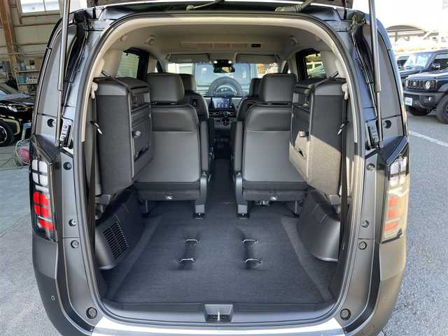 ホンダ フリード ハイブリット e:HEV クロスター 東京都 2025(令7)年 0.1千km クリスタルブラックパール 登録済未使用車　/ホンダセンシング　/純正９型ナビ　LXM-242ZFNI(207680円)/リアクーラー　/両側電動ドア　/ハーフレザー　/シートヒーター　/フルセグＴＶ　/ルーフレール　/ＬＥＤヘッド　/フォグランプ　/純正１５インチＡＷ　/BSM