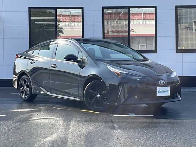 トヨタ プリウス S ツーリングセレ ブラックED 山口県 2022(令4)年 4.6万km プレシャスブラックパール 純正8インチディスプレイオーディオ/Bluetooth/バックカメラ/Toyota Safety Sense/・衝突軽減システム/・アダプティブクルーズコントロール/・レーンキープアシスト/・オートマチックハイビーム/ドライブレコーダー/ETC/AC100V充電/純正17インチAW/LEDヘッドライト/ハーフレザーシート/シートヒーター/革巻きステアリング/ステアリングスイッチ/スマートキー＆プッシュスタート