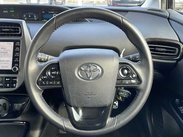 トヨタ プリウス S ツーリングセレ ブラックED 山口県 2022(令4)年 4.6万km プレシャスブラックパール 純正8インチディスプレイオーディオ/Bluetooth/バックカメラ/Toyota Safety Sense/・衝突軽減システム/・アダプティブクルーズコントロール/・レーンキープアシスト/・オートマチックハイビーム/ドライブレコーダー/ETC/AC100V充電/純正17インチAW/LEDヘッドライト/ハーフレザーシート/シートヒーター/革巻きステアリング/ステアリングスイッチ/スマートキー＆プッシュスタート