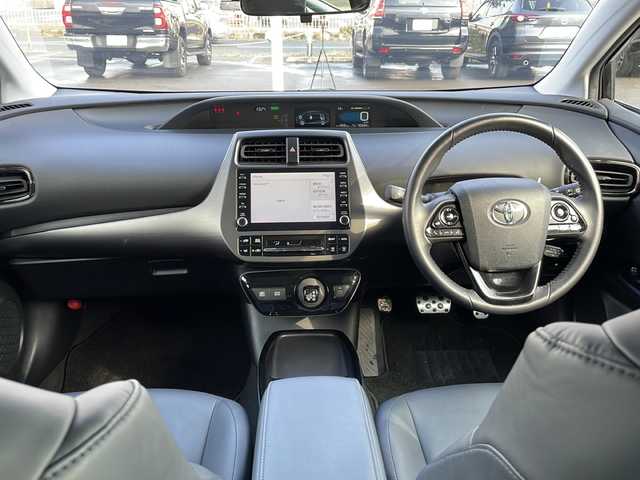 トヨタ プリウス S ツーリングセレ ブラックED 山口県 2022(令4)年 4.6万km プレシャスブラックパール 純正8インチディスプレイオーディオ/Bluetooth/バックカメラ/Toyota Safety Sense/・衝突軽減システム/・アダプティブクルーズコントロール/・レーンキープアシスト/・オートマチックハイビーム/ドライブレコーダー/ETC/AC100V充電/純正17インチAW/LEDヘッドライト/ハーフレザーシート/シートヒーター/革巻きステアリング/ステアリングスイッチ/スマートキー＆プッシュスタート