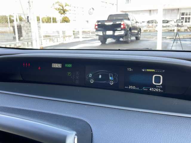 トヨタ プリウス S ツーリングセレ ブラックED 山口県 2022(令4)年 4.6万km プレシャスブラックパール 純正8インチディスプレイオーディオ/Bluetooth/バックカメラ/Toyota Safety Sense/・衝突軽減システム/・アダプティブクルーズコントロール/・レーンキープアシスト/・オートマチックハイビーム/ドライブレコーダー/ETC/AC100V充電/純正17インチAW/LEDヘッドライト/ハーフレザーシート/シートヒーター/革巻きステアリング/ステアリングスイッチ/スマートキー＆プッシュスタート