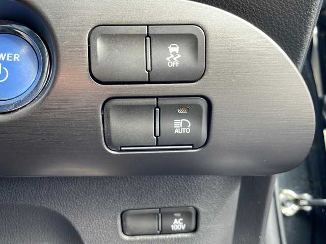 トヨタ プリウス S ツーリングセレ ブラックED 山口県 2022(令4)年 4.6万km プレシャスブラックパール 純正8インチディスプレイオーディオ/Bluetooth/バックカメラ/Toyota Safety Sense/・衝突軽減システム/・アダプティブクルーズコントロール/・レーンキープアシスト/・オートマチックハイビーム/ドライブレコーダー/ETC/AC100V充電/純正17インチAW/LEDヘッドライト/ハーフレザーシート/シートヒーター/革巻きステアリング/ステアリングスイッチ/スマートキー＆プッシュスタート