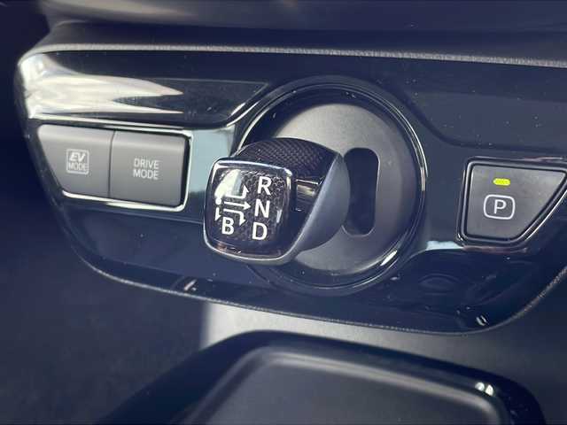 トヨタ プリウス S ツーリングセレ ブラックED 山口県 2022(令4)年 4.6万km プレシャスブラックパール 純正8インチディスプレイオーディオ/Bluetooth/バックカメラ/Toyota Safety Sense/・衝突軽減システム/・アダプティブクルーズコントロール/・レーンキープアシスト/・オートマチックハイビーム/ドライブレコーダー/ETC/AC100V充電/純正17インチAW/LEDヘッドライト/ハーフレザーシート/シートヒーター/革巻きステアリング/ステアリングスイッチ/スマートキー＆プッシュスタート