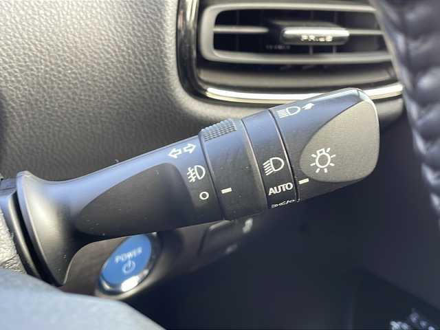 トヨタ プリウス S ツーリングセレ ブラックED 山口県 2022(令4)年 4.6万km プレシャスブラックパール 純正8インチディスプレイオーディオ/Bluetooth/バックカメラ/Toyota Safety Sense/・衝突軽減システム/・アダプティブクルーズコントロール/・レーンキープアシスト/・オートマチックハイビーム/ドライブレコーダー/ETC/AC100V充電/純正17インチAW/LEDヘッドライト/ハーフレザーシート/シートヒーター/革巻きステアリング/ステアリングスイッチ/スマートキー＆プッシュスタート