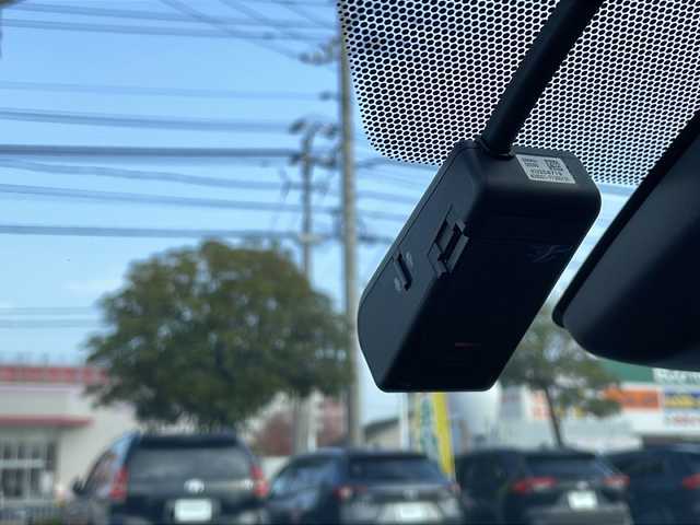 トヨタ プリウス S ツーリングセレ ブラックED 山口県 2022(令4)年 4.6万km プレシャスブラックパール 純正8インチディスプレイオーディオ/Bluetooth/バックカメラ/Toyota Safety Sense/・衝突軽減システム/・アダプティブクルーズコントロール/・レーンキープアシスト/・オートマチックハイビーム/ドライブレコーダー/ETC/AC100V充電/純正17インチAW/LEDヘッドライト/ハーフレザーシート/シートヒーター/革巻きステアリング/ステアリングスイッチ/スマートキー＆プッシュスタート