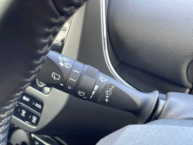 トヨタ プリウス S ツーリングセレ ブラックED 山口県 2022(令4)年 4.6万km プレシャスブラックパール 純正8インチディスプレイオーディオ/Bluetooth/バックカメラ/Toyota Safety Sense/・衝突軽減システム/・アダプティブクルーズコントロール/・レーンキープアシスト/・オートマチックハイビーム/ドライブレコーダー/ETC/AC100V充電/純正17インチAW/LEDヘッドライト/ハーフレザーシート/シートヒーター/革巻きステアリング/ステアリングスイッチ/スマートキー＆プッシュスタート