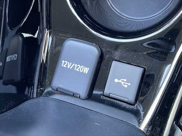 トヨタ プリウス S ツーリングセレ ブラックED 山口県 2022(令4)年 4.6万km プレシャスブラックパール 純正8インチディスプレイオーディオ/Bluetooth/バックカメラ/Toyota Safety Sense/・衝突軽減システム/・アダプティブクルーズコントロール/・レーンキープアシスト/・オートマチックハイビーム/ドライブレコーダー/ETC/AC100V充電/純正17インチAW/LEDヘッドライト/ハーフレザーシート/シートヒーター/革巻きステアリング/ステアリングスイッチ/スマートキー＆プッシュスタート