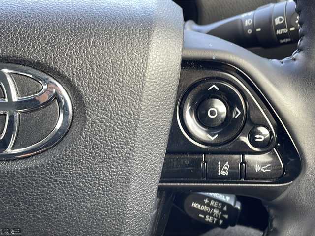 トヨタ プリウス S ツーリングセレ ブラックED 山口県 2022(令4)年 4.6万km プレシャスブラックパール 純正8インチディスプレイオーディオ/Bluetooth/バックカメラ/Toyota Safety Sense/・衝突軽減システム/・アダプティブクルーズコントロール/・レーンキープアシスト/・オートマチックハイビーム/ドライブレコーダー/ETC/AC100V充電/純正17インチAW/LEDヘッドライト/ハーフレザーシート/シートヒーター/革巻きステアリング/ステアリングスイッチ/スマートキー＆プッシュスタート