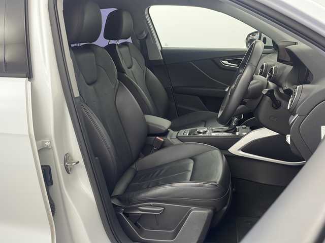 アウディ Ｑ２ 1．0 TFSI スポーツ 栃木県 2018(平30)年 4.4万km 白 純正ナビ/（BT/CD/DVD/フルセグ/AM/FM）/バックカメラ/横滑り防止/クルーズコントロール/クリアランナソー/アイドリングストップ/MTモード付AT/ビルトインETC2.0/ドライブレコーダー/前席シートヒーター/純正アルミホイール/プッシュスタート/スマートキー/スペアキー