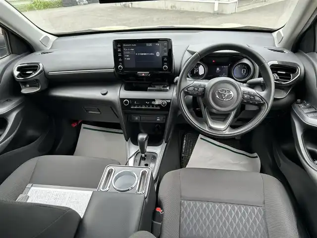 トヨタ ヤリスクロス G 山形県 2021(令3)年 10.6万km ベージュ セーフティセンス/純正ディスプレイオーディオ/バックカメラ/レーダークルーズコントロール/ステアリングスイッチ/ドライブレコーダー/オートホールド/横滑り防止装置/純正アルミホイール/スマートキー/プッシュスタート/LEDライト/ウィンカーミラー/純正フロアマット