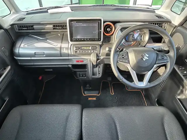 スズキ スペーシア ギア HYBRID XZターボ 和歌山県 2020(令2)年 3.1万km ピュアホワイトP 純正9インチナビ/フルセグTV/（BT/CD/DVD/AM/FM/USB)/レーンディパーチャーアラート/横滑り防止/衝突被害軽減ブレーキ/クルーズコントロール/オートライト/後方コーナーセンサー/ビルトインETC/前方ドライブレコーダー/前席シートヒーター/両側パワースライド/後席サーキュレーター/後席サンシェード/ステアリングリモコン/パドルシフト/ルーフレール/電格ミラー/LEDヘッドライト/フォグランプ