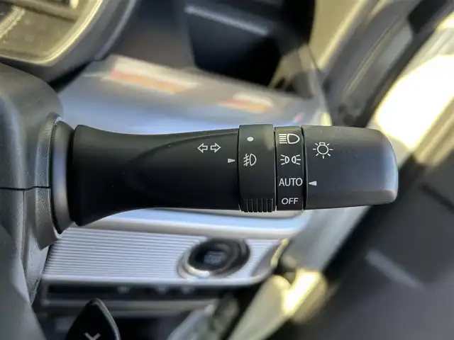 スズキ スペーシア ギア HYBRID XZターボ 和歌山県 2020(令2)年 3.1万km ピュアホワイトP 純正9インチナビ/フルセグTV/（BT/CD/DVD/AM/FM/USB)/レーンディパーチャーアラート/横滑り防止/衝突被害軽減ブレーキ/クルーズコントロール/オートライト/後方コーナーセンサー/ビルトインETC/前方ドライブレコーダー/前席シートヒーター/両側パワースライド/後席サーキュレーター/後席サンシェード/ステアリングリモコン/パドルシフト/ルーフレール/電格ミラー/LEDヘッドライト/フォグランプ