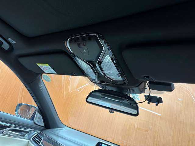 ＢＭＷ ７４０ｉ Mスポーツ 千葉県 2016(平28)年 2.9万km サファイアブラックP サンルーフ　/白革シート　/純正ナビ　/３６０°カメ　/ＢｏｗｅｒｓＷｉｌｋｉｎｓ　/パワーシート　/シートヒーター　/ベンチレーション