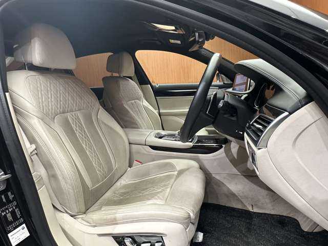 ＢＭＷ ７４０ｉ Mスポーツ 千葉県 2016(平28)年 2.9万km サファイアブラックP サンルーフ　/白革シート　/純正ナビ　/３６０°カメ　/ＢｏｗｅｒｓＷｉｌｋｉｎｓ　/パワーシート　/シートヒーター　/ベンチレーション