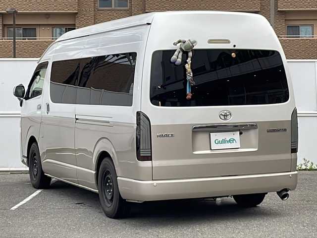 トヨタ ハイエース グランドキャビン 秋田県 2019(令1)年 10.5万km ベージュメタリック/ホワイトパールクリスタルシャイン 社外ナビ　AVN-RB7/・CD、DVD/・BT/・IPOD/・USB/・ラジオ/横滑り防止装置/衝突軽減装置/車線逸脱警報装置/片側パワースライドドア/電動格納ミラー/オートライト/オートハイビーム/純正フロアマット/ETC/ドライブレコーダー/純正テールライト積載
