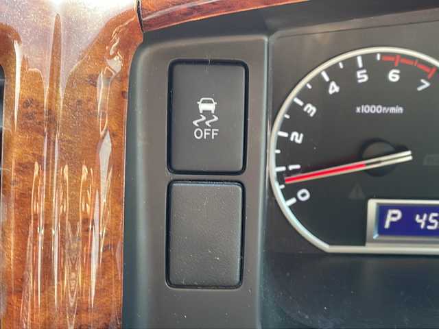 トヨタ ハイエース グランドキャビン 新潟県 2019(令1)年 10.5万km ベージュメタリック/ホワイトパールクリスタルシャイン 4WD/社外SDナビ/(BT/AM/FM/CD/DVD)/片側パワースライドドア/ドライブレコーダー/横滑り防止装置/衝突軽減装置/レーンキープアシスト/コーナーセンサー/電動格納ミラー/オートライト/オートハイビーム/純正フロアマット/ETC/純正テールライト積載