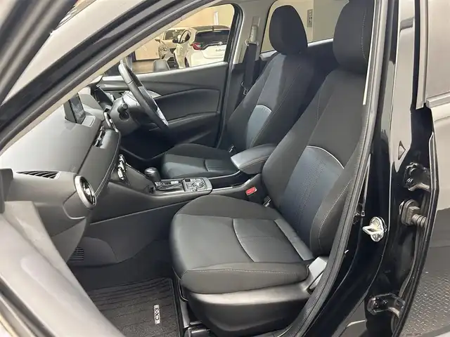 マツダ ＣＸ－３ 15S ツーリング 愛媛県 2020(令2)年 2.2万km ジェットブラックマイカ ・８型ナビ/（フルセグＴＶ・ＢＴ・ＦＭ・ＡＭ・ＣＤ・ＤＶＤ・ＵＳＢ・ＡＵＸ）/・全方位カメラ　/・ＥＴＣ　/・前方ドラレコ　/・衝突軽減ブレーキ　/・レーンキープアシスト　/・前後コーナーセンサー