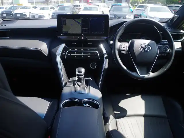 トヨタ ハリアー Z 千葉県 2020(令2)年 5.7万km ホワイトパールクリスタルシャイン Toyota Safety Sense/・プリクラッシュセーフティ/・レーンディパーチャーアラート/・オートハイビーム/・レーダークルーズコントロール/・ブラインドスポットモニタリング/ヘッドアップディスプレイ/デジタルインナーミラー/パワーバックドア/12.3インチ純正コネクティッドナビ/地デジTV/【Bluetooth接続】/バックカメラ/ドライブレコーダー/革巻きステアリング/ステアリングスイッチ/ハーフレザーシート/JBLサウンド/ETC（2.0）/LEDヘッドライト/フォグライト/ウインカーミラー/クリアランスソナー/純正19インチアルミホイル/サイド/カーテンエアバッグ/スマートキー