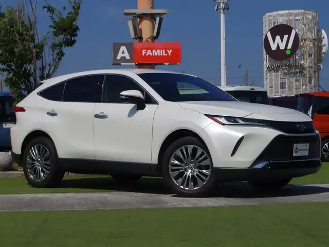 トヨタ ハリアー Z 千葉県 2020(令2)年 5.7万km ホワイトパールクリスタルシャイン Toyota Safety Sense/・プリクラッシュセーフティ/・レーンディパーチャーアラート/・オートハイビーム/・レーダークルーズコントロール/・ブラインドスポットモニタリング/ヘッドアップディスプレイ/デジタルインナーミラー/パワーバックドア/12.3インチ純正コネクティッドナビ/地デジTV/【Bluetooth接続】/バックカメラ/ドライブレコーダー/革巻きステアリング/ステアリングスイッチ/ハーフレザーシート/JBLサウンド/ETC（2.0）/LEDヘッドライト/フォグライト/ウインカーミラー/クリアランスソナー/純正19インチアルミホイル/サイド/カーテンエアバッグ/スマートキー
