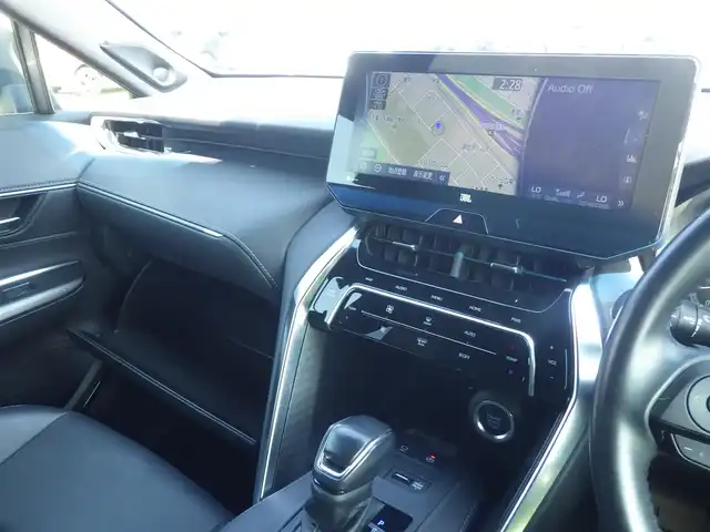 トヨタ ハリアー Z 千葉県 2020(令2)年 5.7万km ホワイトパールクリスタルシャイン Toyota Safety Sense/・プリクラッシュセーフティ/・レーンディパーチャーアラート/・オートハイビーム/・レーダークルーズコントロール/・ブラインドスポットモニタリング/ヘッドアップディスプレイ/デジタルインナーミラー/パワーバックドア/12.3インチ純正コネクティッドナビ/地デジTV/【Bluetooth接続】/バックカメラ/ドライブレコーダー/革巻きステアリング/ステアリングスイッチ/ハーフレザーシート/JBLサウンド/ETC（2.0）/LEDヘッドライト/フォグライト/ウインカーミラー/クリアランスソナー/純正19インチアルミホイル/サイド/カーテンエアバッグ/スマートキー