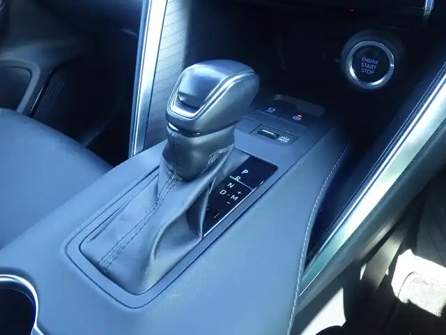 トヨタ ハリアー Z 千葉県 2020(令2)年 5.7万km ホワイトパールクリスタルシャイン Toyota Safety Sense/・プリクラッシュセーフティ/・レーンディパーチャーアラート/・オートハイビーム/・レーダークルーズコントロール/・ブラインドスポットモニタリング/ヘッドアップディスプレイ/デジタルインナーミラー/パワーバックドア/12.3インチ純正コネクティッドナビ/地デジTV/【Bluetooth接続】/バックカメラ/ドライブレコーダー/革巻きステアリング/ステアリングスイッチ/ハーフレザーシート/JBLサウンド/ETC（2.0）/LEDヘッドライト/フォグライト/ウインカーミラー/クリアランスソナー/純正19インチアルミホイル/サイド/カーテンエアバッグ/スマートキー