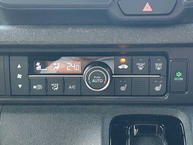 ホンダ Ｎ ＢＯＸ カスタム 京都府 2023(令5)年 2.1万km クリスタルブラックパール 純正８型ナビ　前後ドラレコ　衝突軽減ブレーキ　レーンキープアシスト　クルーズコントロール（追従機能付き）　ＥＴＣ　シートヒーター　両側パワースライドドア　チップアップシート　オートマチックハイビーム