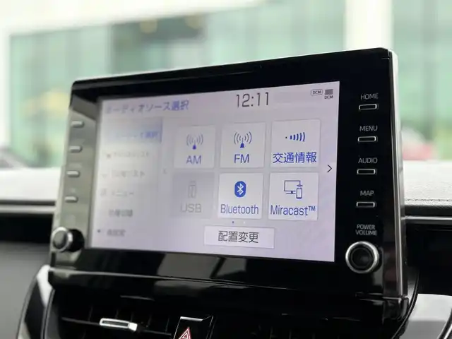 トヨタ カローラツーリング ハイブリッド ダブルバイビー 東京都 2019(令1)年 5.8万km ホワイトパールクリスタルシャイン TOYOTA純正ナビ付9インチディスプレイオーディオ/・フルセグTV/・Bluetooth接続/・T-Connect/・Apple Car Play/・Android Auto/Toyota Safety Sense/・レーントレーシングアシスト/・プリクラッシュセーフティ/・ブラインドスポットモニター/・リヤクロストラフィックアラート/・パーキングサポートブレーキ/・ロードサインアシスト/・レーダークルーズコントロール/・先行車発進告知/ヘッドアップディスプレイ/電子パーキング/オートホールド/プッシュスタート/ドライブレコーダー（DRT-H68A）/バックカメラ/ETC2.0/純正フロアマット/純正17インチアルミホイール/ハーフレザーシート/シートヒーター/ステアリングヒーター/LEDヘッドライト