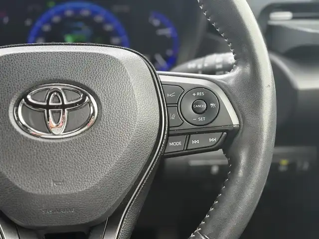 トヨタ カローラツーリング ハイブリッド ダブルバイビー 東京都 2019(令1)年 5.8万km ホワイトパールクリスタルシャイン TOYOTA純正ナビ付9インチディスプレイオーディオ/・フルセグTV/・Bluetooth接続/・T-Connect/・Apple Car Play/・Android Auto/Toyota Safety Sense/・レーントレーシングアシスト/・プリクラッシュセーフティ/・ブラインドスポットモニター/・リヤクロストラフィックアラート/・パーキングサポートブレーキ/・ロードサインアシスト/・レーダークルーズコントロール/・先行車発進告知/ヘッドアップディスプレイ/電子パーキング/オートホールド/プッシュスタート/ドライブレコーダー（DRT-H68A）/バックカメラ/ETC2.0/純正フロアマット/純正17インチアルミホイール/ハーフレザーシート/シートヒーター/ステアリングヒーター/LEDヘッドライト