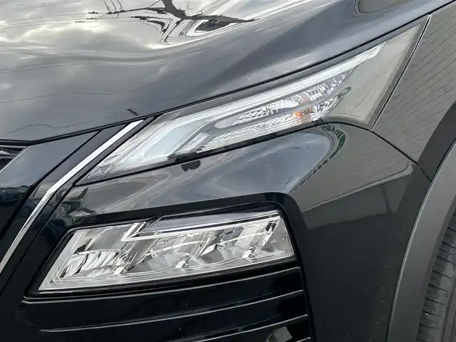日産 エクストレイル X e－4ORCE 山形県 2023(令5)年 0.3万km ダイヤモンドブラック 4WD/純正12.3インチナビ/フルセグTV/FM/AM/Apple Car play/Bluetooth/インテリジェンスクルーズ/前席パワーシート/ドライブモード/前席シートヒーター/純正マット/AUTOライト/全方位カメラ/ハンドルヒーター/電脳リアゲート/盗難防止装置/スマートキー