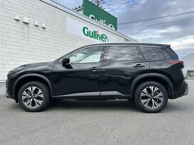 日産 エクストレイル X e－4ORCE 山形県 2023(令5)年 0.3万km ダイヤモンドブラック 4WD/純正12.3インチナビ/フルセグTV/FM/AM/Apple Car play/Bluetooth/インテリジェンスクルーズ/前席パワーシート/ドライブモード/前席シートヒーター/純正マット/AUTOライト/全方位カメラ/ハンドルヒーター/電脳リアゲート/盗難防止装置/スマートキー