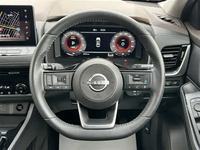 日産 エクストレイル X e－4ORCE 山形県 2023(令5)年 0.3万km ダイヤモンドブラック 4WD/純正12.3インチナビ/フルセグTV/FM/AM/Apple Car play/Bluetooth/インテリジェンスクルーズ/前席パワーシート/ドライブモード/前席シートヒーター/純正マット/AUTOライト/全方位カメラ/ハンドルヒーター/電脳リアゲート/盗難防止装置/スマートキー