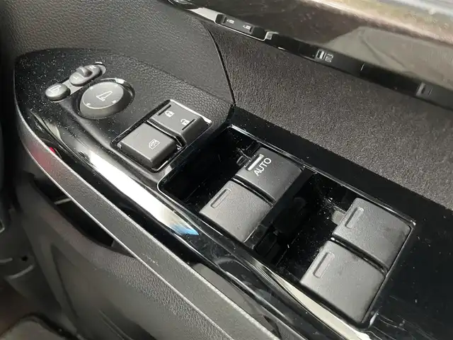 ホンダ Ｎ ＢＯＸ カスタム G L ターボ ホンダセンシング 群馬県 2020(令2)年 2.4万km プラチナホワイトパール ホンダセンシング/・車線逸脱抑制装置/・後方誤発進抑制機能/・誤発進抑制機/・LKA/ワンオーナー/純正８インチプレミアムインターナビ/（CD/DVD/SD/BT/AppleCarPlay）/バックカメラ/フルセグTV/両側パワースライドドア/レーダークルコン/ビルトインETC/レザーシート/シートヒーター（D席/N席）/純正前後ドラレコ/純正AW/LEDヘッドライト/フロアマット/保証書/取説/記録簿/スペアキー1本