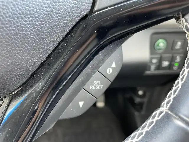 ホンダ ヴェゼル ハイブリッド 栃木県 2018(平30)年 4.3万km ホワイトオーキッドパール ホンダセンシング/社外メモリナビ/フルセグTV/DVD/Bluetooth/バックカメラ/ビルトインETC/黒革シート/前席パワーシート/前席シートヒーター/パドルシフト/アダプティブクルーズコントロール/純正17インチAW/スマートキー/プッシュEgスタート/純正フロアマット/LEDオートライト/サイド/カーテンエアバッグ