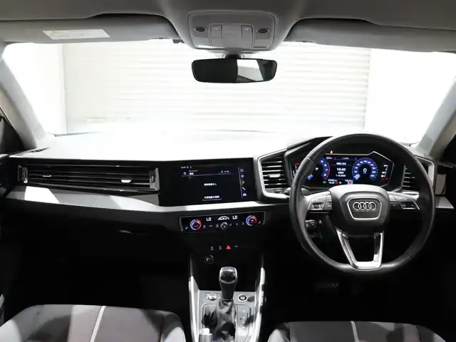 アウディ アウディ Ａ１ SB 25TFSI アドバンスド 静岡県 2022(令4)年 2.8万km グレイシアホワイトメタリック プッシュスタート/アイドリングストップ/メーカーナビ/スマートキー/レーダークルーズコントロール/バックカメラ/純正フロアマット/純正アルミホイール/Apple Carplay/横滑り防止装置/レーンキープアシスト/オートライト/オートマチックハイビーム/ヘッドライトLED/スペアキーあり