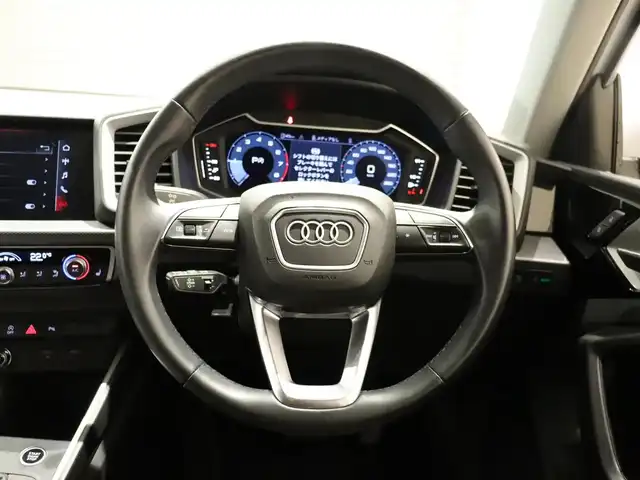 アウディ アウディ Ａ１ SB 25TFSI アドバンスド 静岡県 2022(令4)年 2.8万km グレイシアホワイトメタリック プッシュスタート/アイドリングストップ/メーカーナビ/スマートキー/レーダークルーズコントロール/バックカメラ/純正フロアマット/純正アルミホイール/Apple Carplay/横滑り防止装置/レーンキープアシスト/オートライト/オートマチックハイビーム/ヘッドライトLED/スペアキーあり