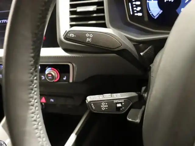 アウディ アウディ Ａ１ SB 25TFSI アドバンスド 静岡県 2022(令4)年 2.8万km グレイシアホワイトメタリック プッシュスタート/アイドリングストップ/メーカーナビ/スマートキー/レーダークルーズコントロール/バックカメラ/純正フロアマット/純正アルミホイール/Apple Carplay/横滑り防止装置/レーンキープアシスト/オートライト/オートマチックハイビーム/ヘッドライトLED/スペアキーあり