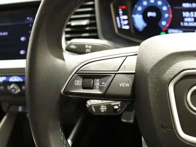 アウディ アウディ Ａ１ SB 25TFSI アドバンスド 静岡県 2022(令4)年 2.8万km グレイシアホワイトメタリック プッシュスタート/アイドリングストップ/メーカーナビ/スマートキー/レーダークルーズコントロール/バックカメラ/純正フロアマット/純正アルミホイール/Apple Carplay/横滑り防止装置/レーンキープアシスト/オートライト/オートマチックハイビーム/ヘッドライトLED/スペアキーあり