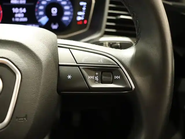 アウディ アウディ Ａ１ SB 25TFSI アドバンスド 静岡県 2022(令4)年 2.8万km グレイシアホワイトメタリック プッシュスタート/アイドリングストップ/メーカーナビ/スマートキー/レーダークルーズコントロール/バックカメラ/純正フロアマット/純正アルミホイール/Apple Carplay/横滑り防止装置/レーンキープアシスト/オートライト/オートマチックハイビーム/ヘッドライトLED/スペアキーあり