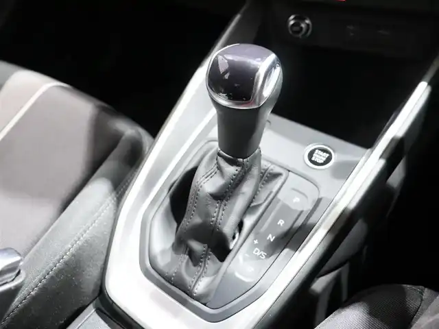 アウディ アウディ Ａ１ SB 25TFSI アドバンスド 静岡県 2022(令4)年 2.8万km グレイシアホワイトメタリック プッシュスタート/アイドリングストップ/メーカーナビ/スマートキー/レーダークルーズコントロール/バックカメラ/純正フロアマット/純正アルミホイール/Apple Carplay/横滑り防止装置/レーンキープアシスト/オートライト/オートマチックハイビーム/ヘッドライトLED/スペアキーあり