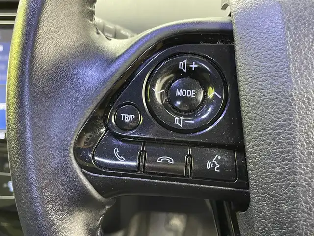 トヨタ プリウス A ツーリングセレクション 群馬県 2019(令1)年 8.4万km アティチュードブラックマイカ 純正９インチナビ　バックカメラ　レーダークルーズコントロール　パーキングアシスト　ＢＳＭ　ＬＥＤ　ＡＨＢ　シートヒーター　パワーシート　純正１７インチＡＷ　ステアリングリモコン　ＥＴＣ２．０　禁煙車