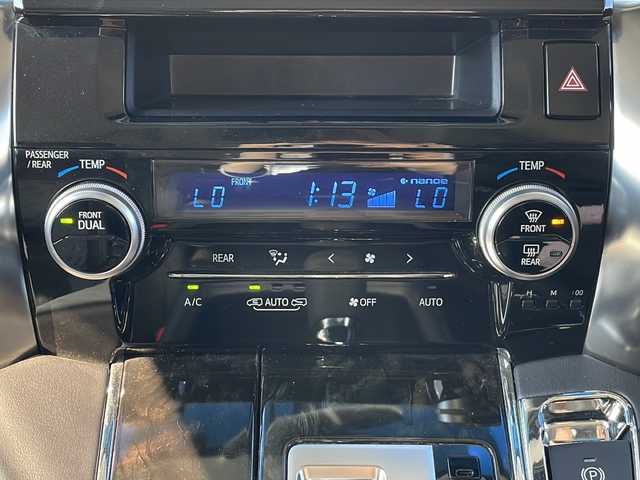 トヨタ ヴェルファイア Z Gエディション 三重県 2017(平29)年 3.8万km ブラック ALPINE9型ナビ /ALPINE10.1型後席モニター /バックカメラ /両側パワースライドドア/ビルトインETC /パワーバックドア/ステアリングヒーター /メモリシート /ハーフレザーシート/クルーズコントロール /革巻きステアリング/ステアリングスイッチ/電子パーキング/USB給電 /LED /電動格納ミラー/禁煙車