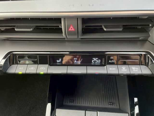 トヨタ プリウス U 岩手県 2024(令6)年 1.4万km アティチュードブラックマイカ 純正ディスプレイオーディオ/プリクラッシュセーフティ　/レーダークルーズコントロール　/フルセグ　/ステアリングヒーター　/オートマチックハイビーム　/ETC2.0　/スマートキー　/ドアバイザー　/社外前後ドラレコ　/トラクションコントロール　/LEDヘッドライト　/バックフォグランプ