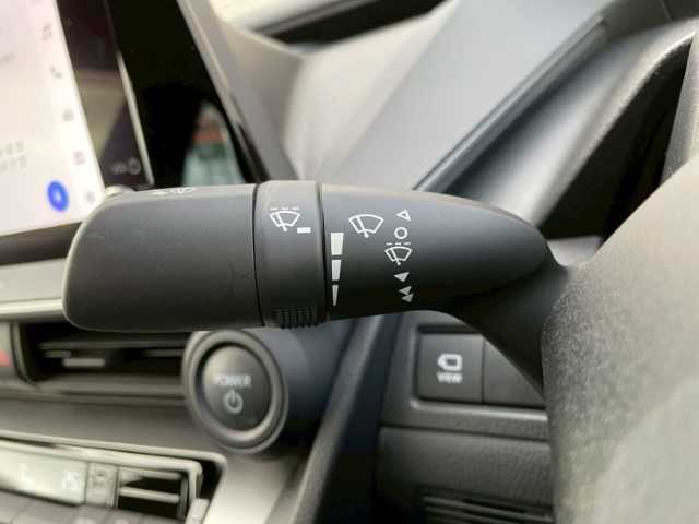 トヨタ プリウス U 岩手県 2024(令6)年 1.4万km アティチュードブラックマイカ 純正ディスプレイオーディオ/プリクラッシュセーフティ　/レーダークルーズコントロール　/フルセグ　/ステアリングヒーター　/オートマチックハイビーム　/ETC2.0　/スマートキー　/ドアバイザー　/社外前後ドラレコ　/トラクションコントロール　/LEDヘッドライト　/バックフォグランプ